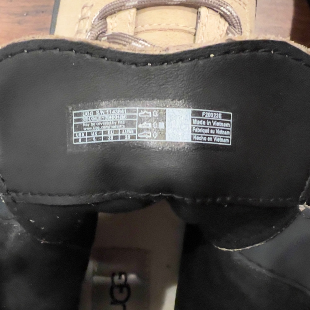 Ugg Brisbane Lace Up Platform boots - Picture 7 of 12